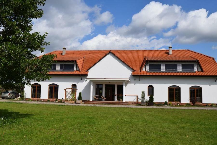 Villa Lipowy Dwór Szczecinek Exterior foto